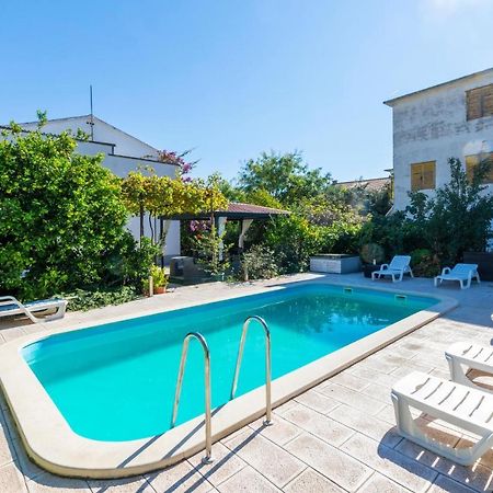 Stunning Apartment In Kastel Stari With Wifi Kaštela 外观 照片