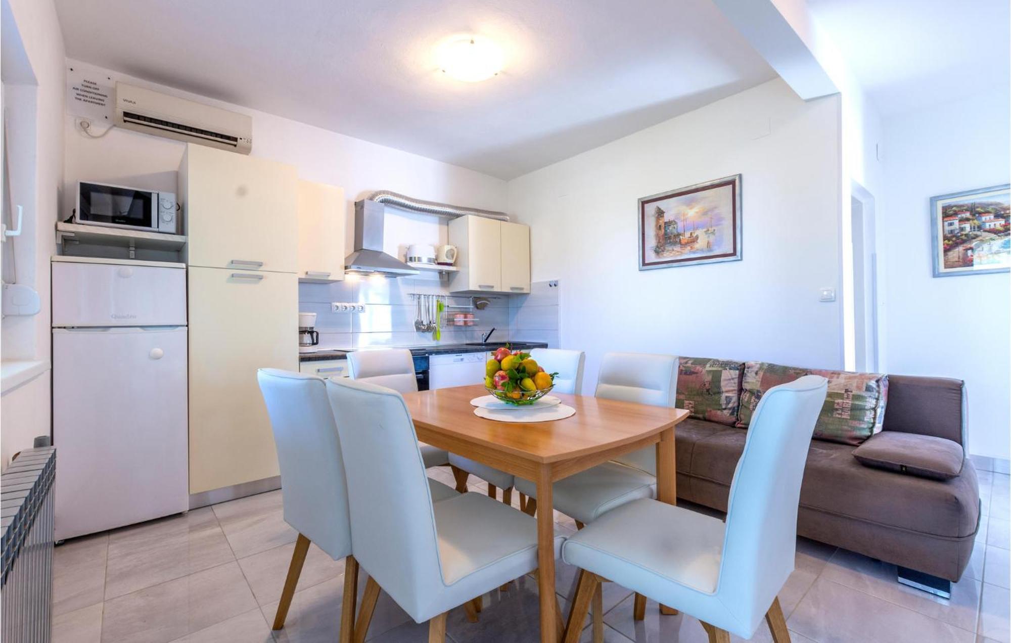 Stunning Apartment In Kastel Stari With Wifi Kaštela 外观 照片