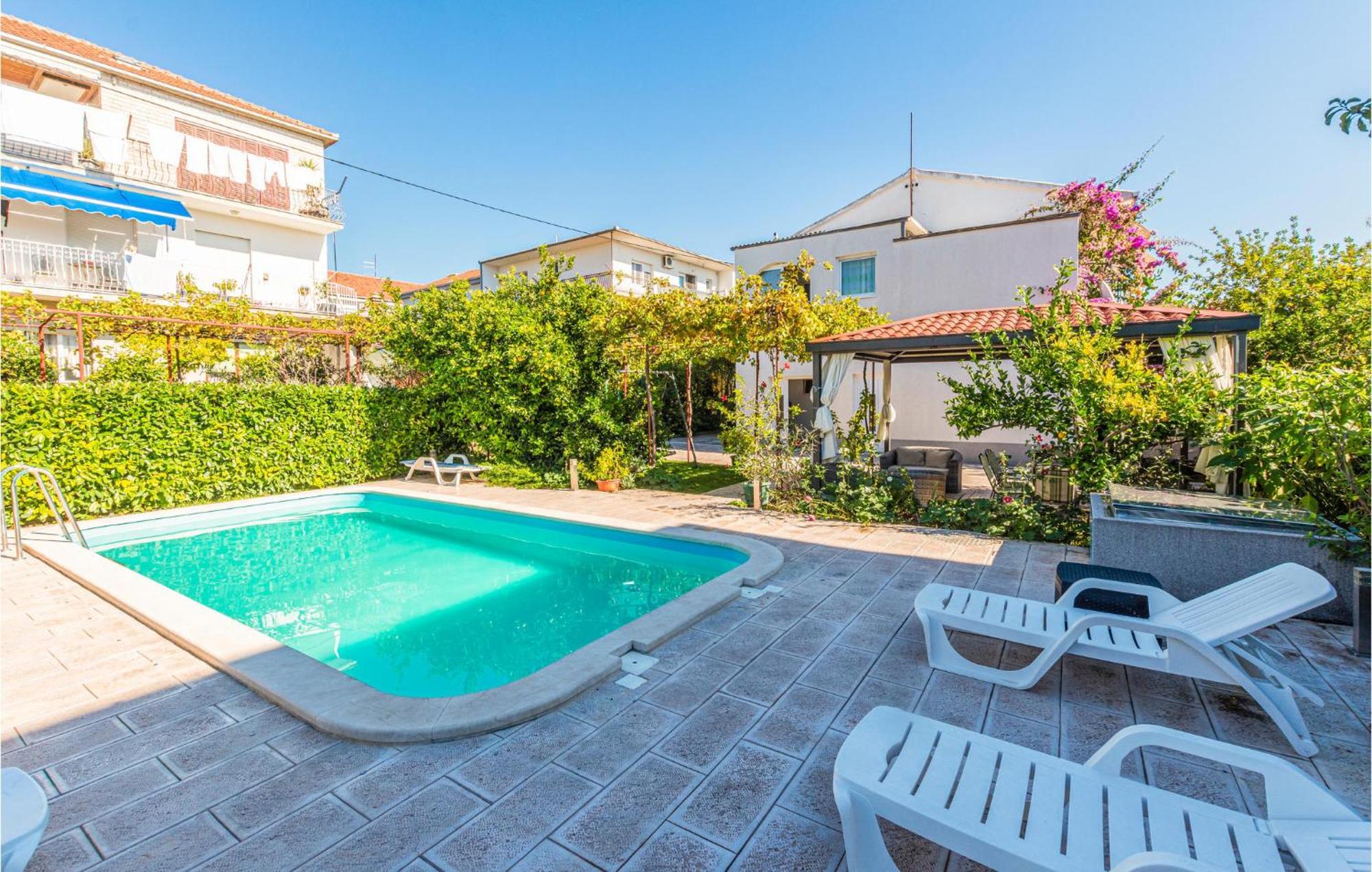 Stunning Apartment In Kastel Stari With Wifi Kaštela 外观 照片
